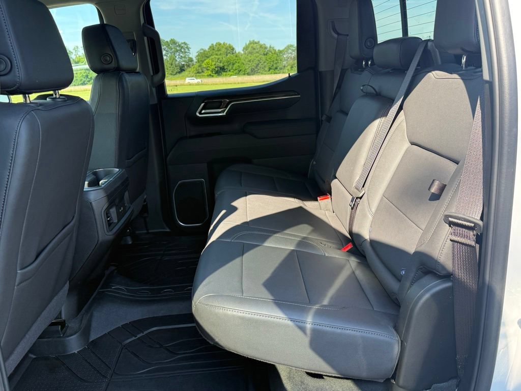 Used 2026 Chevrolet Silverado 1500 RST w/ Redline Edition AWD/4WD image 15