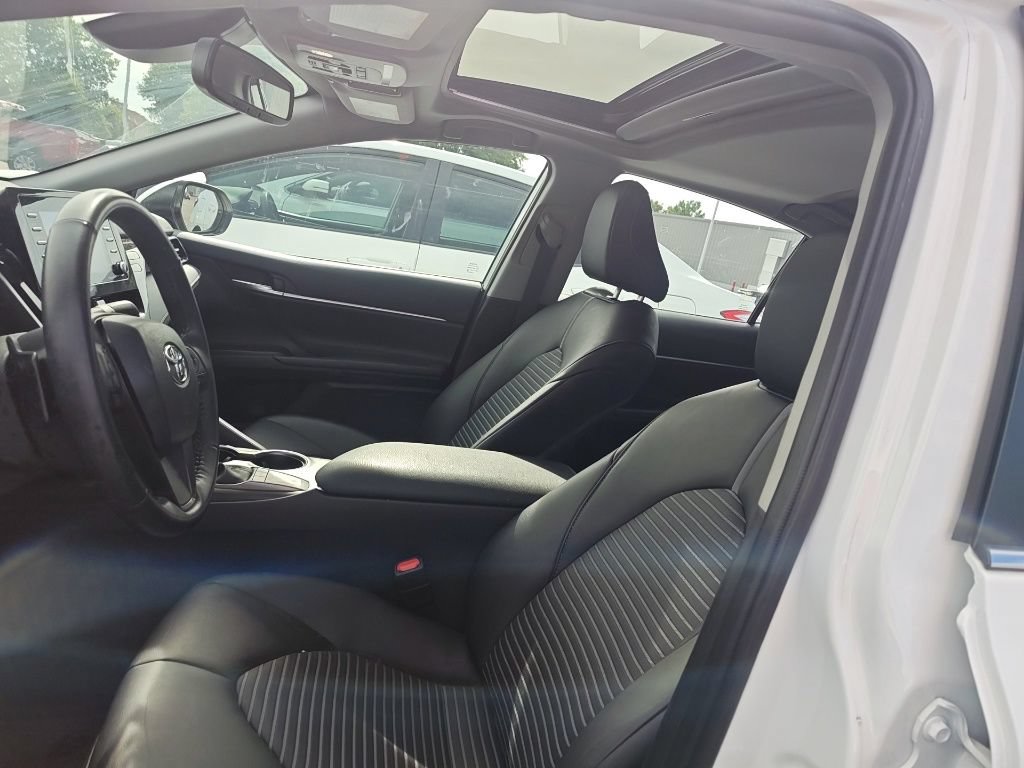Used 2023 Toyota Camry SE w/ Convenience Package FWD image 6