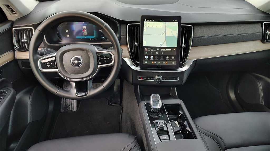 Certified 2025 Volvo XC90 B6 Plus image 11