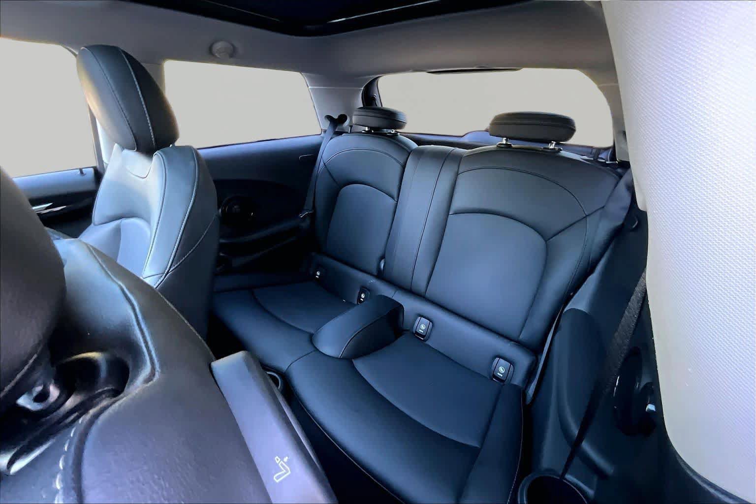 Used 2019 MINI Cooper S w/ Signature Upholstery Package FWD image 21