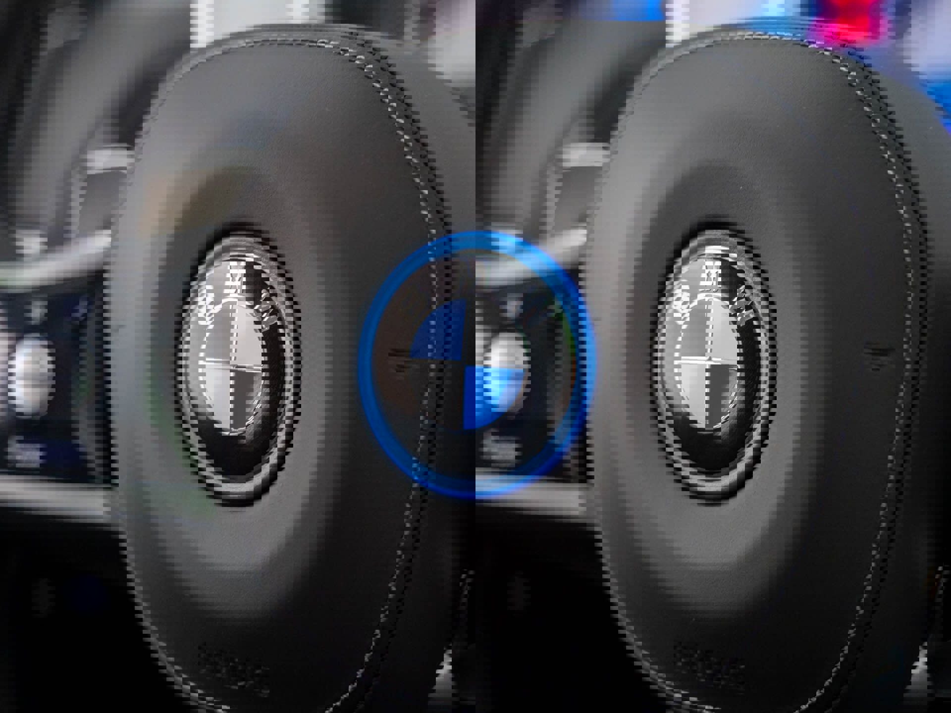 New 2026 BMW 750e xDrive w/ Executive Package image 29