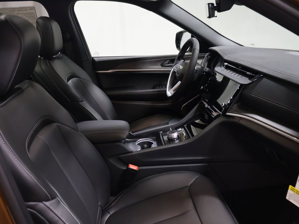 New 2026 Jeep Grand Cherokee Limited image 17