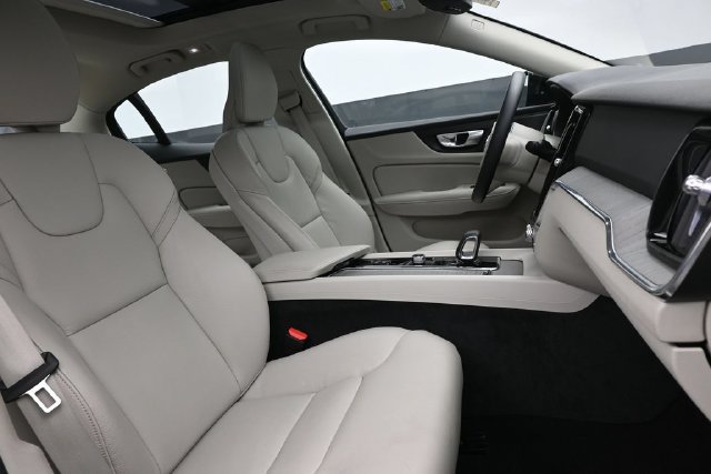 Used 2024 Volvo S60 B5 Plus w/ Climate Package FWD image 33
