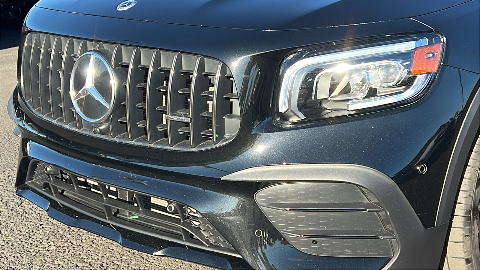 Used 2023 Mercedes-Benz GLB 35 AMG 4MATIC image 9
