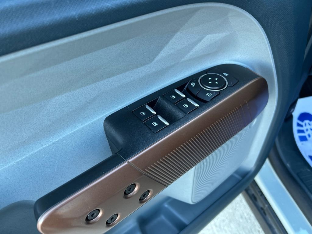 Used 2022 Ford Maverick Lariat image 12