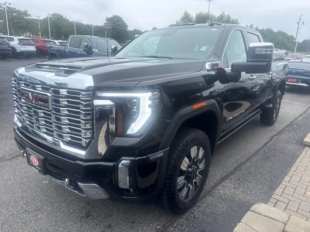 Used 2025 GMC Sierra 2500 Denali w/ Denali Reserve Package AWD/4WD image 3
