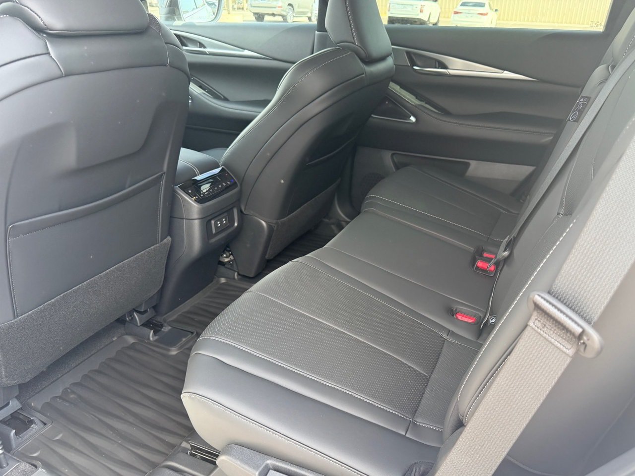 New 2027 INFINITI QX60 Luxe FWD image 14