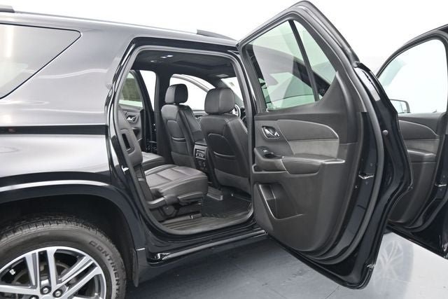 Used 2023 Chevrolet Traverse High Country AWD/4WD image 13