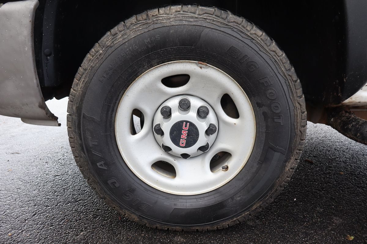 Used 2006 GMC Sierra 2500 W/T RWD image 36