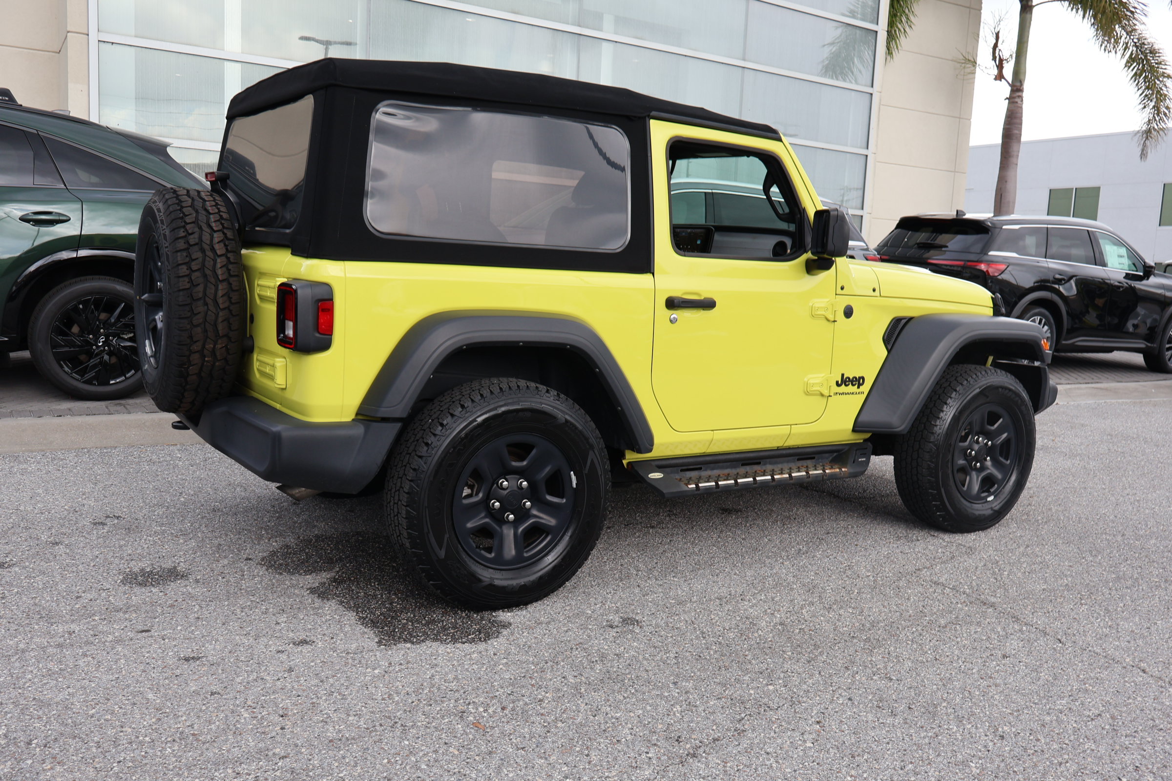 Used 2024 Jeep Wrangler Sport AWD/4WD image 8