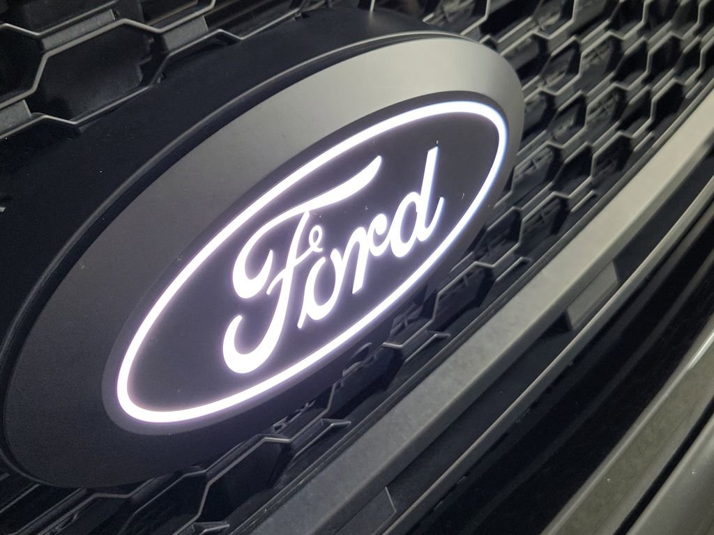 Used 2023 Ford F150 Lariat image 11