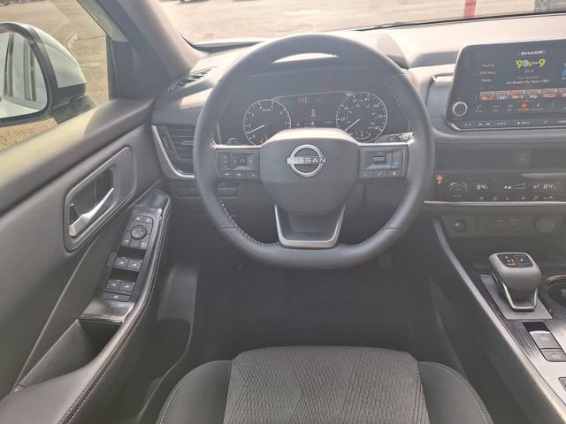 Certified 2026 Nissan Rogue SV FWD image 12