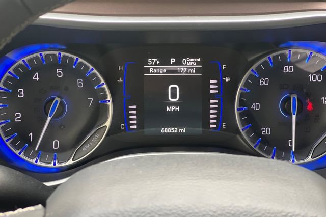 Used 2023 Chrysler Voyager LX image 33