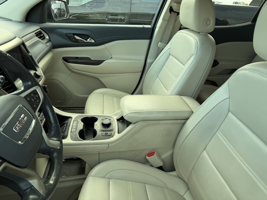 Used 2020 GMC Acadia Denali w/ Trailering Package image 3