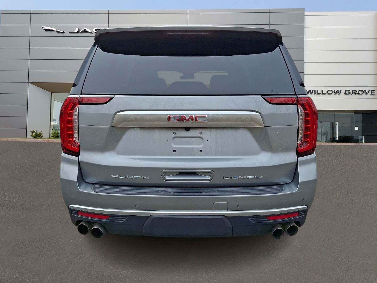 Used 2023 GMC Yukon Denali AWD/4WD image 7