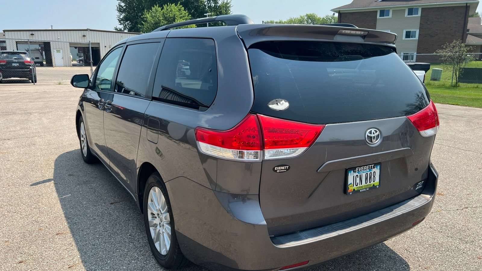 Used 2012 Toyota Sienna XLE AWD/4WD image 7