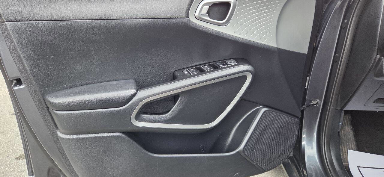 Used 2021 Kia Soul LX image 10