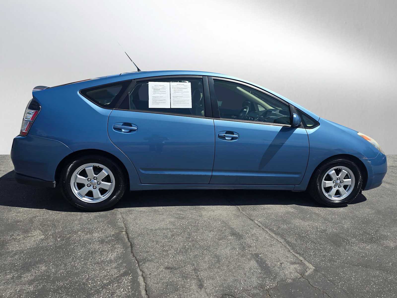 Used 2005 Toyota Prius FWD image 2