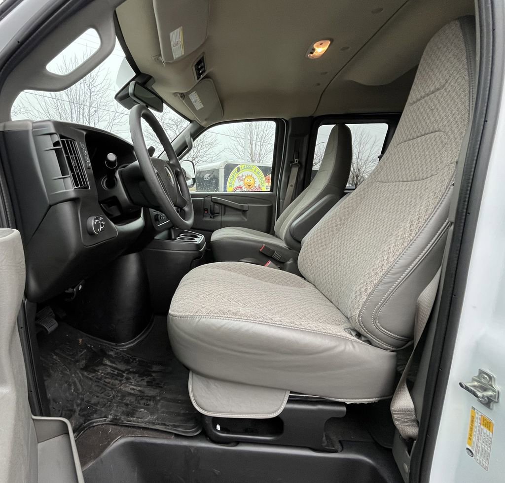 Certified 2024 Chevrolet Express 3500 LT w/ LT Preferred Equipment Group image 9