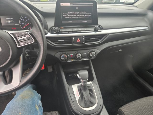 Used 2024 Kia Forte LXS image 2