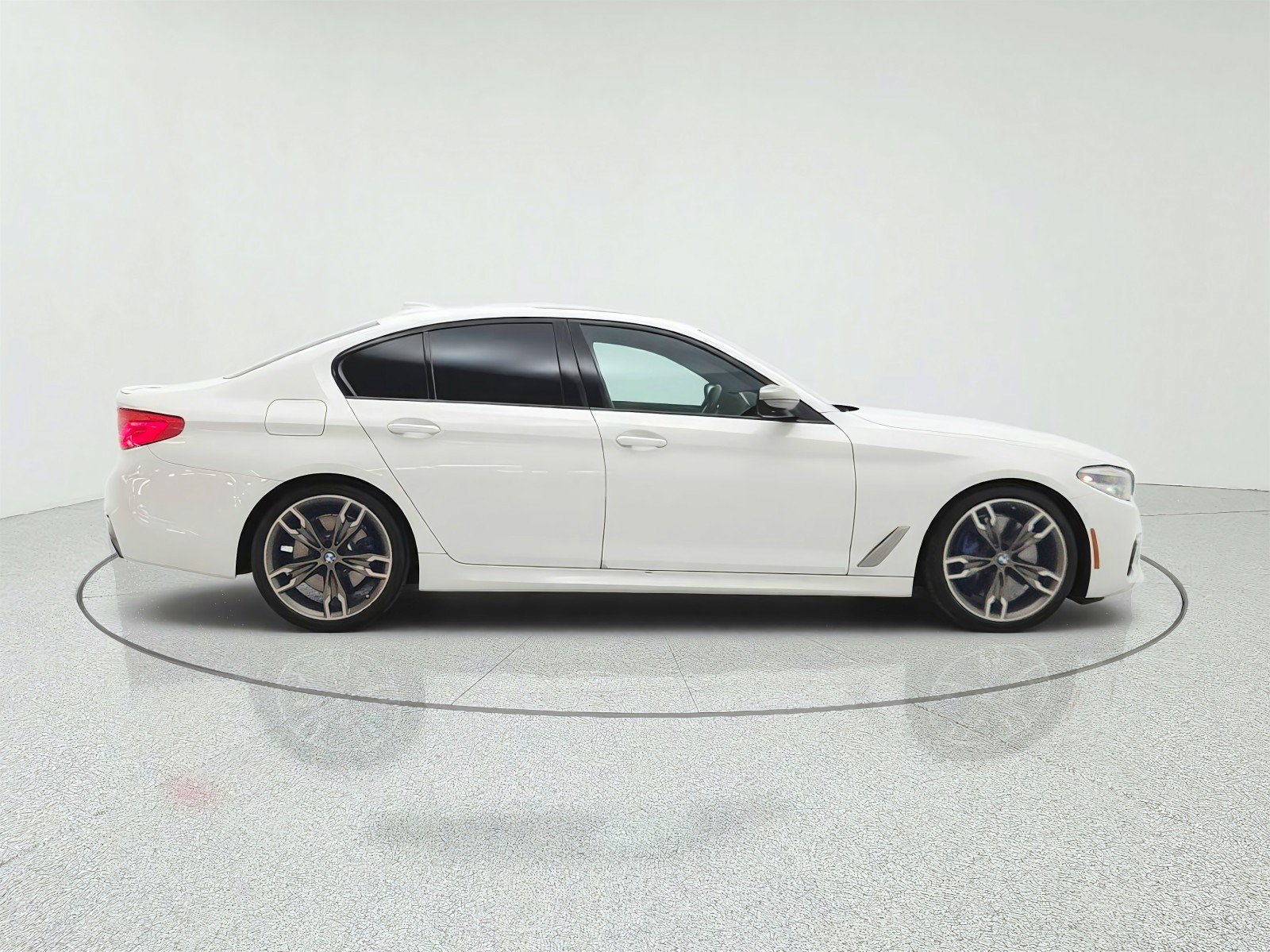 Used 2019 BMW M550i xDrive w/ Premium Package 2 AWD/4WD image 4