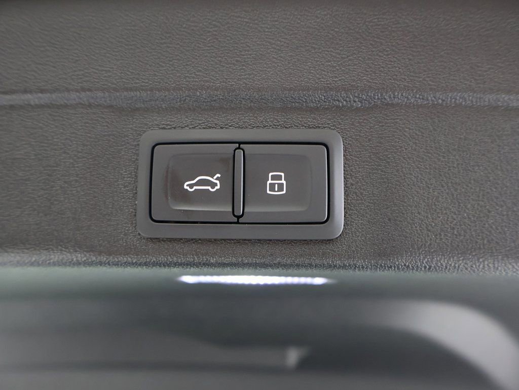 Used 2025 Audi A5 2.0T Premium Plus Sedan w/ Premium Plus image 17