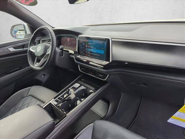 Used 2025 Volkswagen Atlas Cross Sport SEL Premium R-Line AWD/4WD image 24