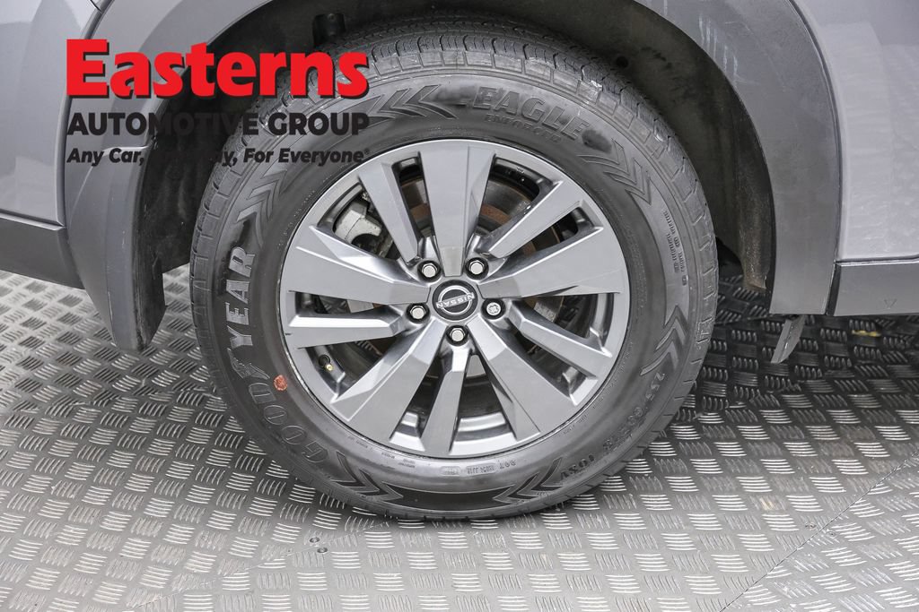 Used 2024 Nissan Pathfinder SV AWD/4WD image 29