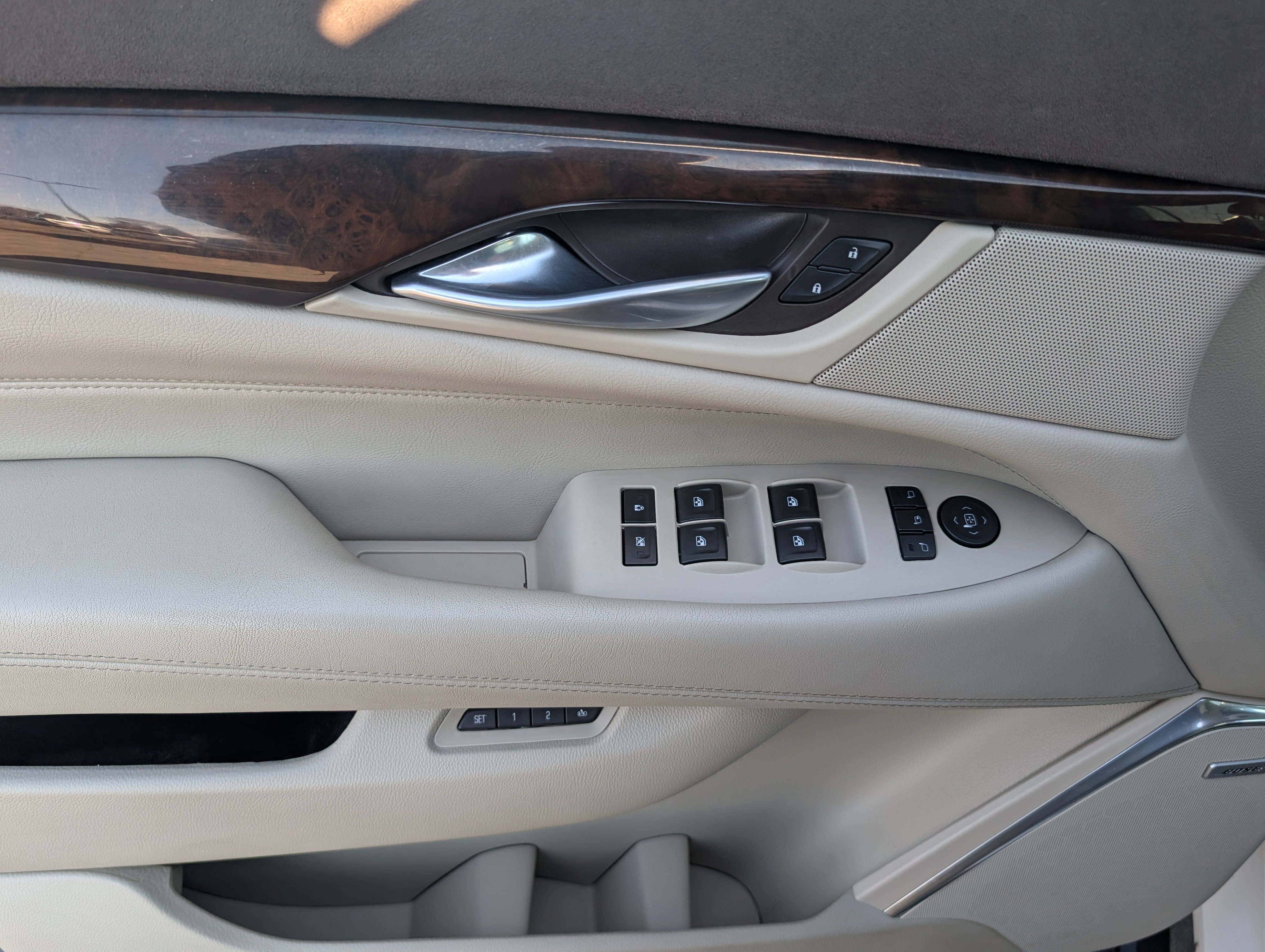 Used 2017 Cadillac Escalade Premium Luxury image 10