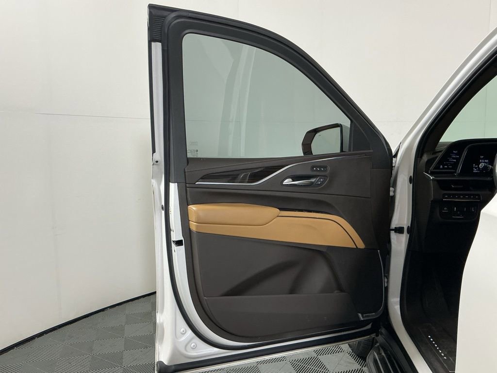 Used 2021 Cadillac Escalade Sport w/ Driver Assist Tech Package image 19