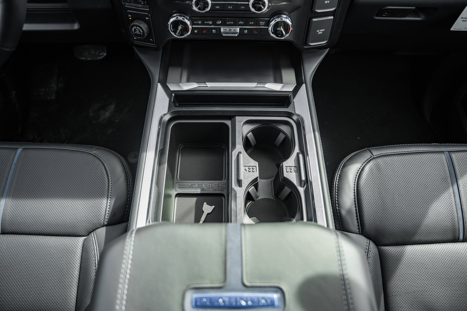 New 2026 Ford F250 Platinum w/ Tremor Off-Road Package image 37