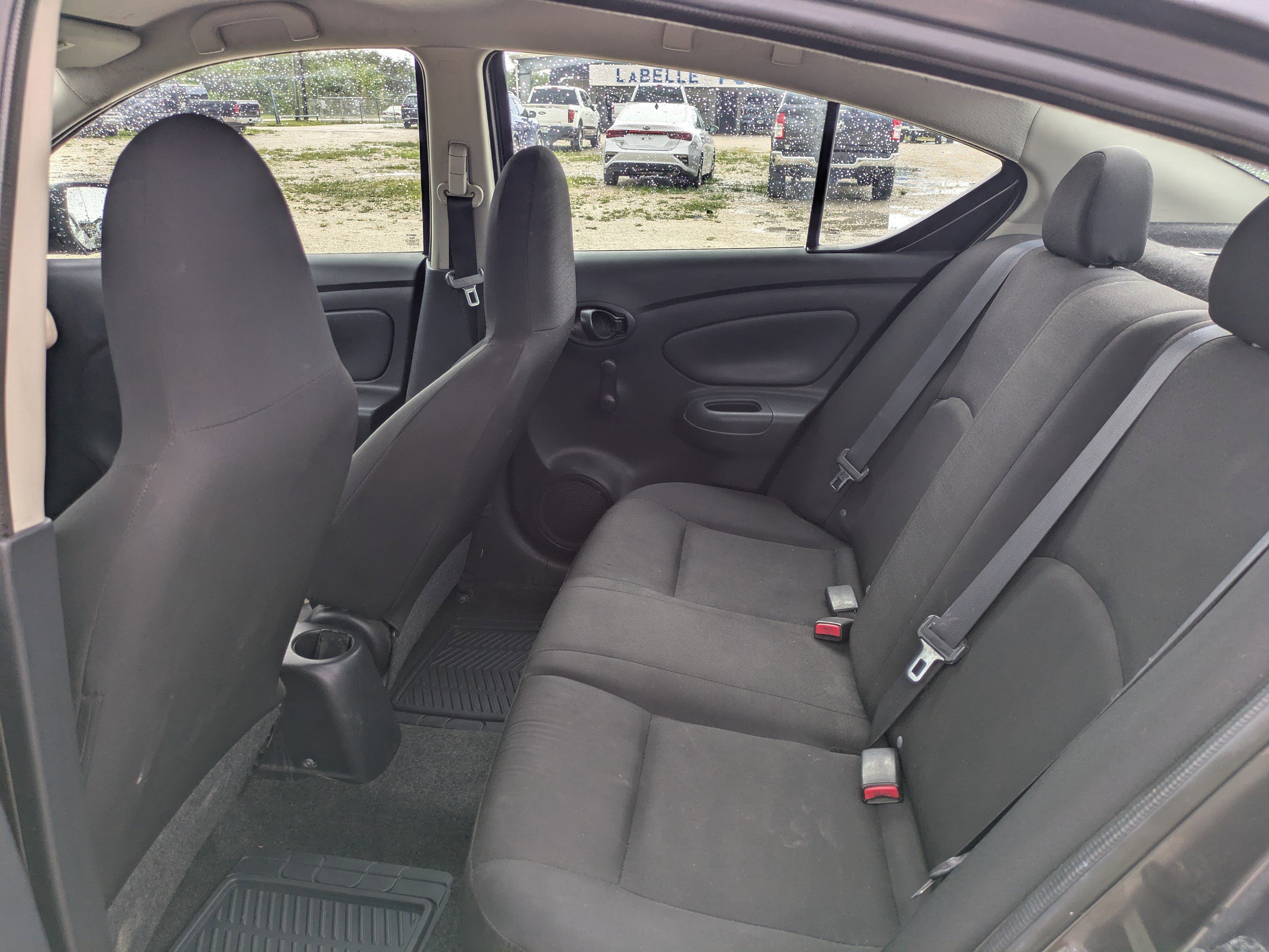 Used 2015 Nissan Versa S FWD image 13