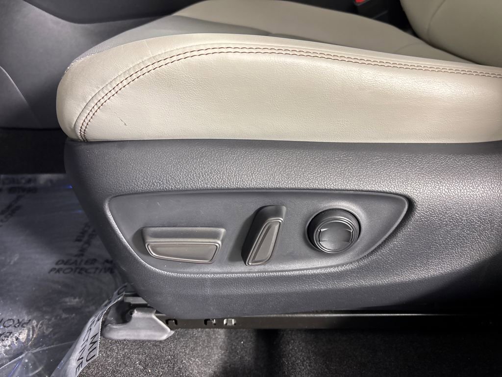 Used 2024 Toyota RAV4 Limited w/ Advanced Technology Package image 9