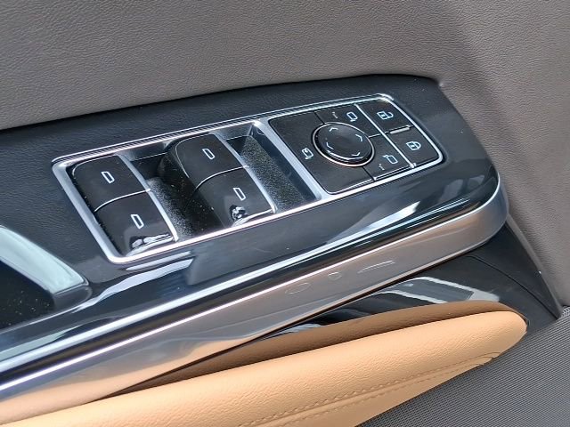 New 2026 Cadillac Escalade ESV Luxury w/ LPO, Floor Liner Package RWD image 19