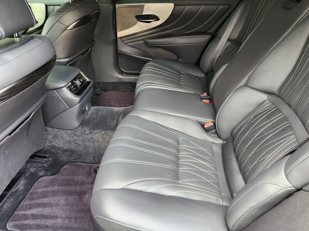 Used 2022 Lexus LS 500 AWD w/ Executive Package image 31