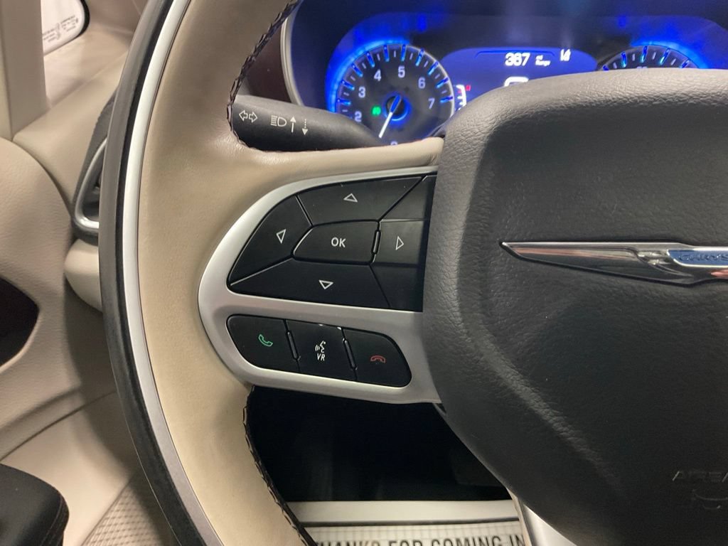 Used 2018 Chrysler Pacifica Limited w/ Advanced Safetytec Group FWD image 15