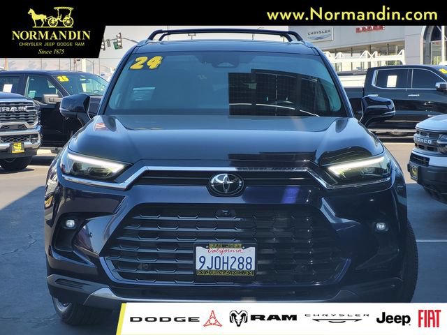 Used 2024 Toyota Grand Highlander AWD image 2
