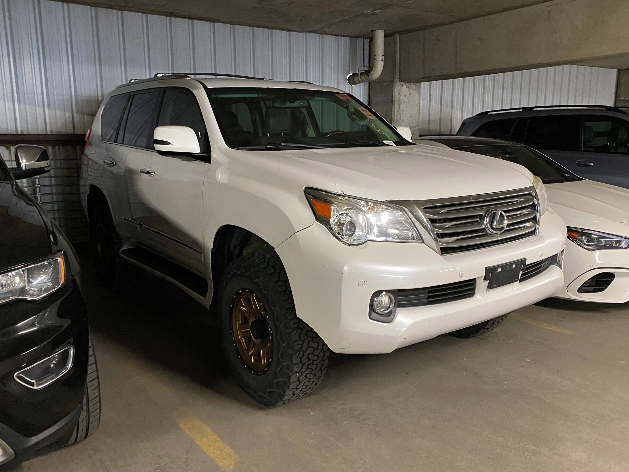 Used 2012 Lexus GX 460 image 4