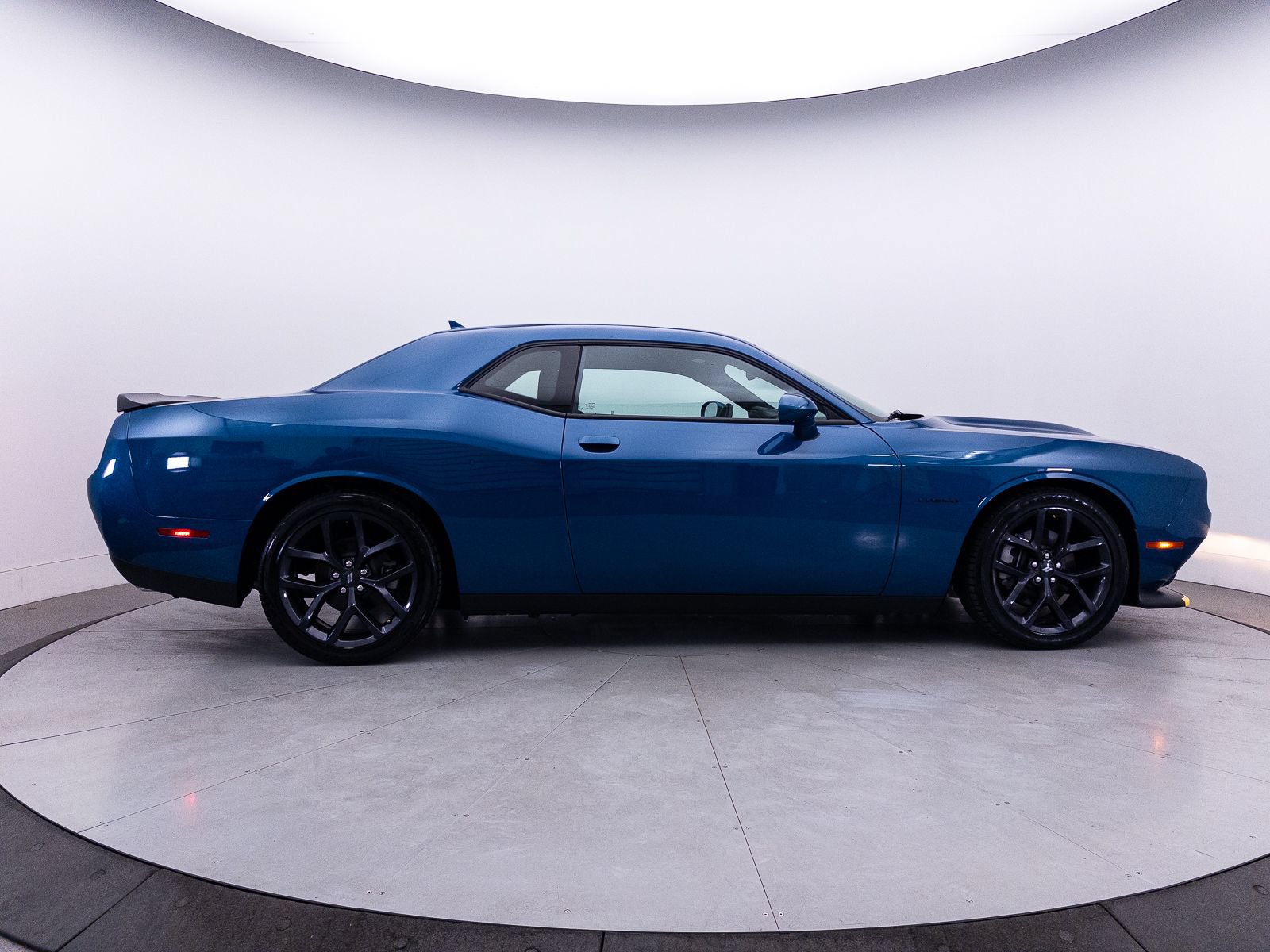 Used 2021 Dodge Challenger R/T w/ Driver Convenience Group RWD image 45