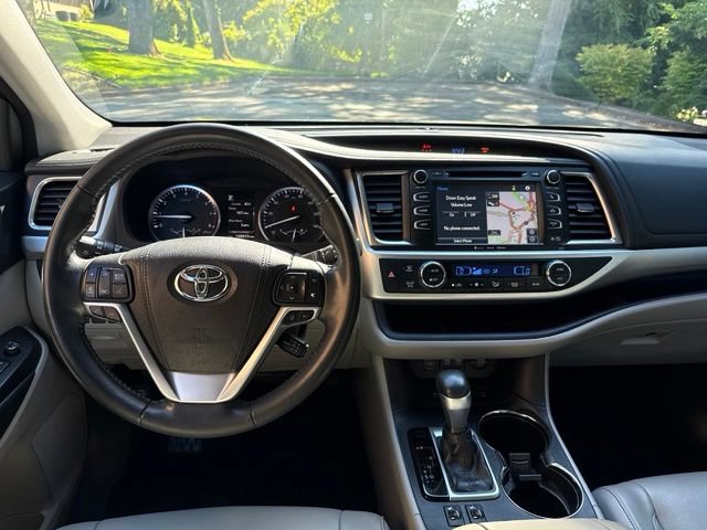 Used 2018 Toyota Highlander XLE AWD/4WD image 21