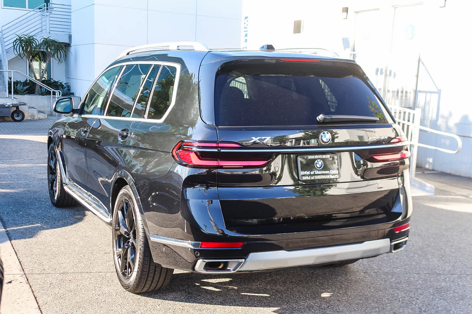 Used 2027 BMW X7 xDrive40i AWD/4WD image 11