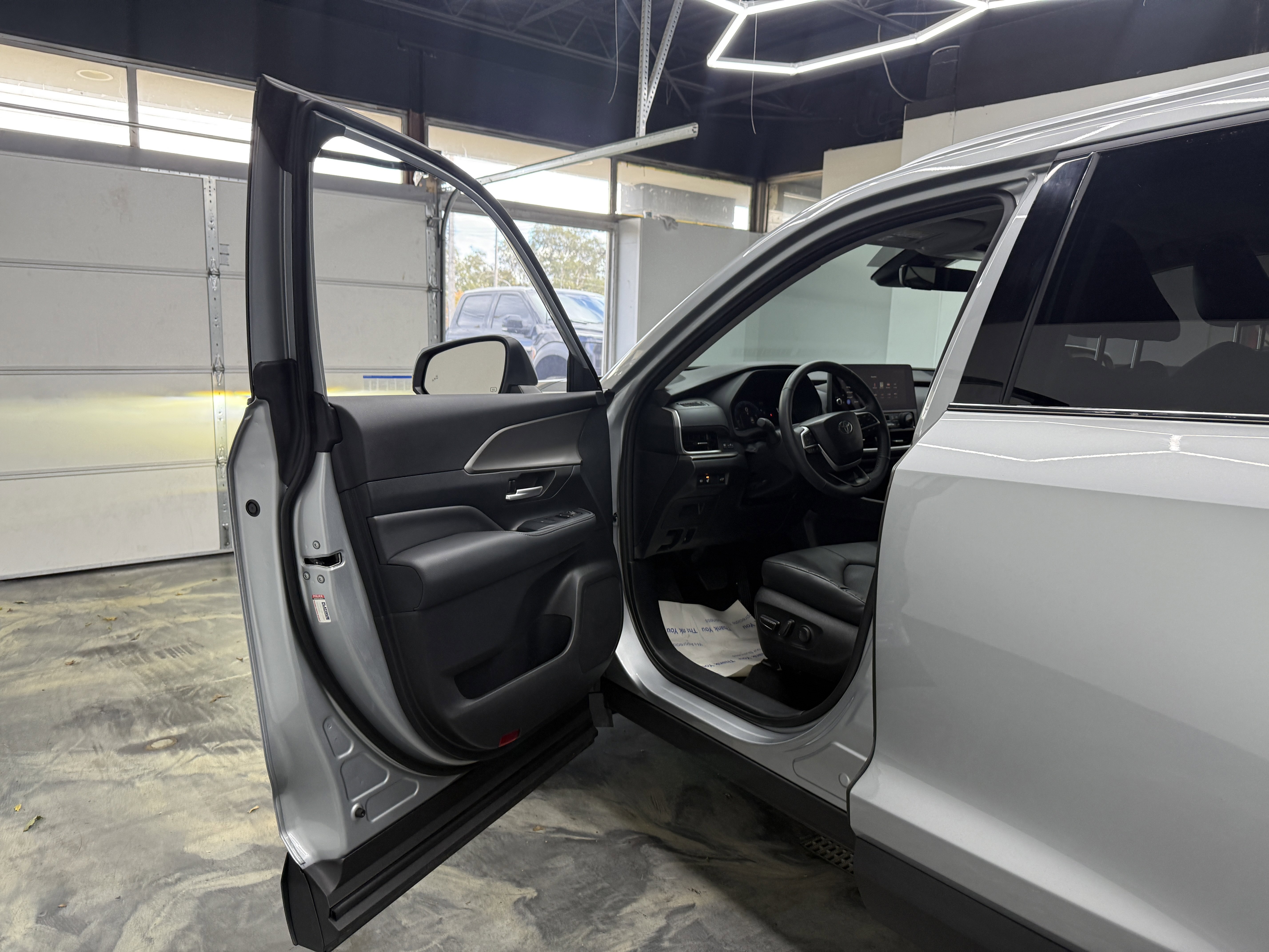 Used 2024 Toyota Grand Highlander XLE image 10