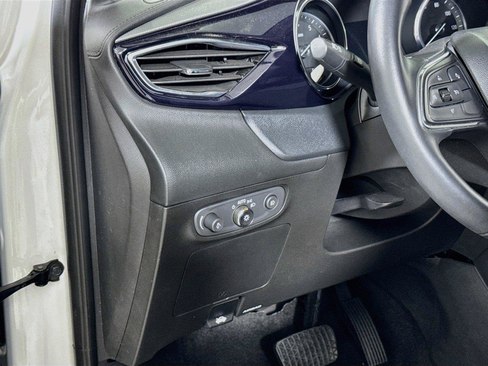 Used 2023 Buick Encore GX Select w/ Sport Touring Package FWD image 8