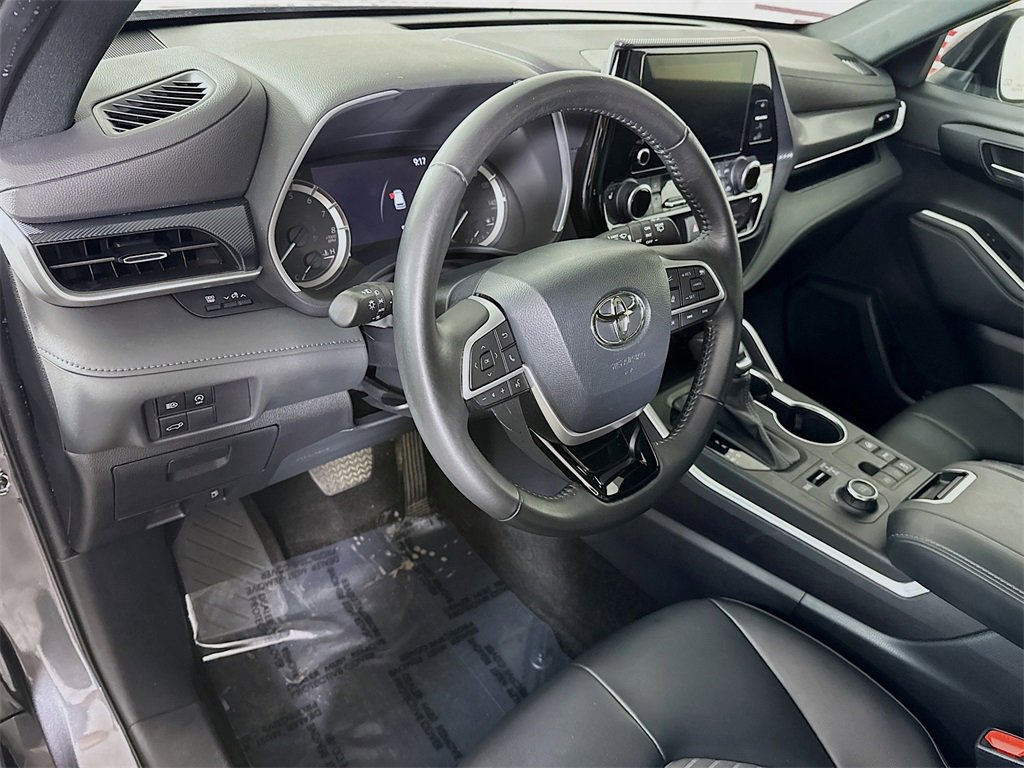 Certified 2023 Toyota Highlander XSE image 20