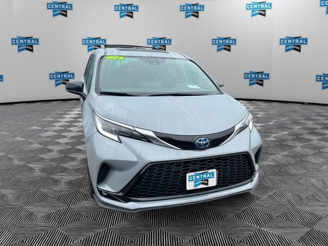 Used 2024 Toyota Sienna XSE w/ XSE Plus Package AWD/4WD image 8