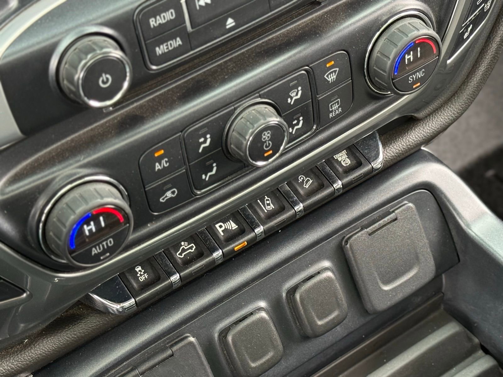 Used 2015 Chevrolet Silverado 2500 LTZ w/ Driver Alert Package image 29