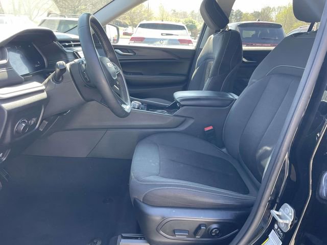 Used 2023 Jeep Grand Cherokee L Laredo image 11