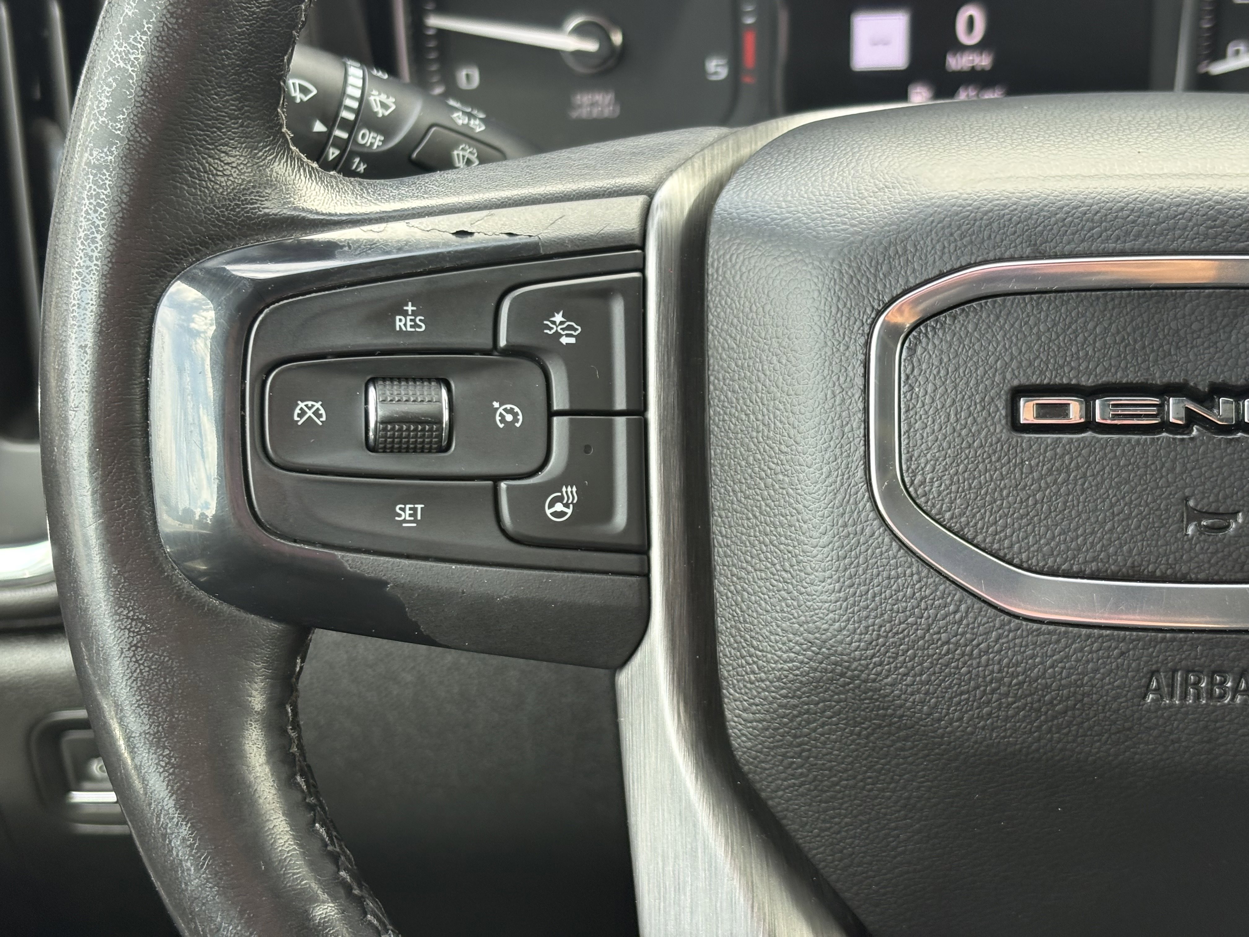Used 2022 GMC Sierra 2500 Denali w/ Denali Ultimate Package AWD/4WD image 16