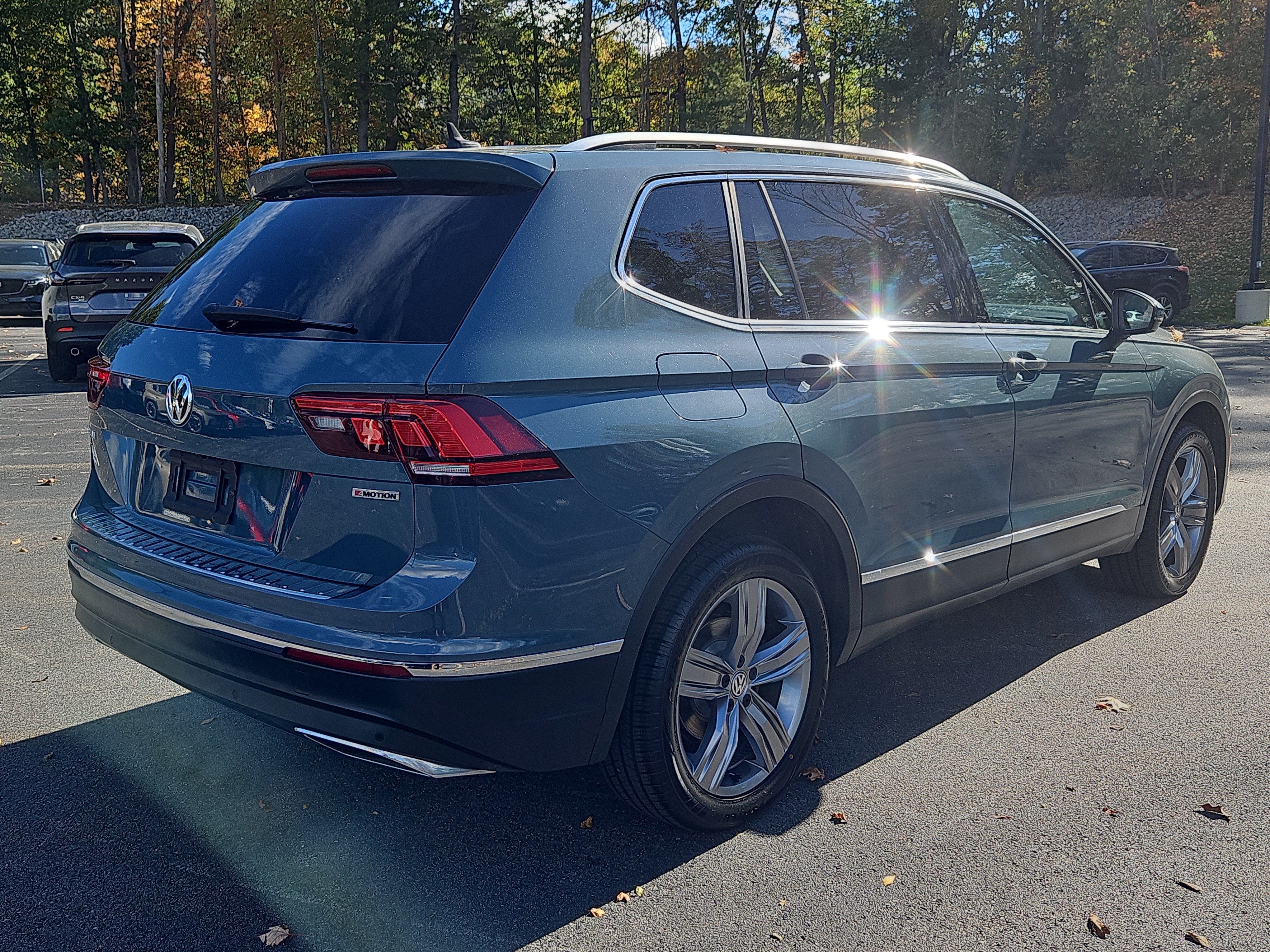 Used 2021 Volkswagen Tiguan SEL AWD/4WD image 2