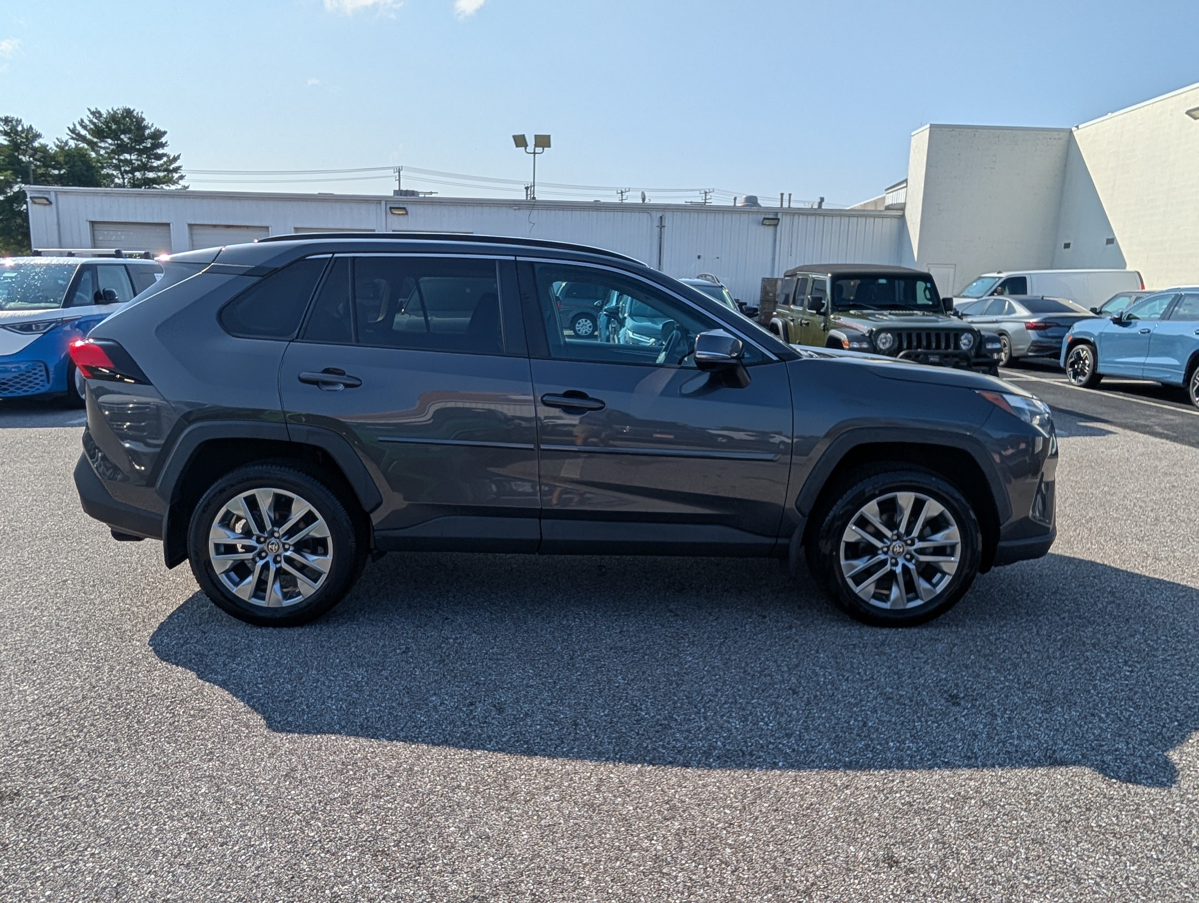 Used 2023 Toyota RAV4 XLE Premium AWD/4WD image 2